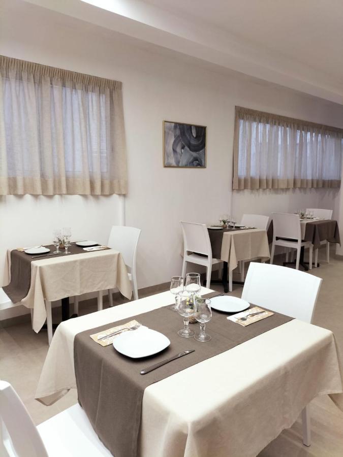 Hotel Mare Blu Torre dell'Orso Exteriör bild