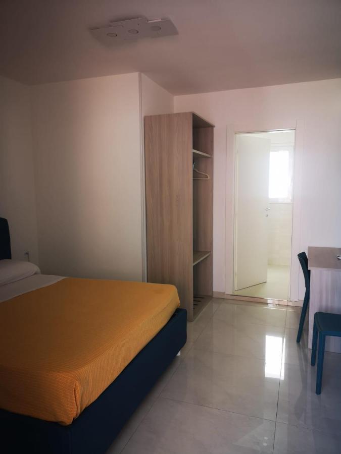 Hotel Mare Blu Torre dell'Orso Exteriör bild